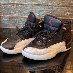 Nike Boys Air Jordan 12 151186-006 Black Basketball Shoes Sneakers Sz 1 Y two 3